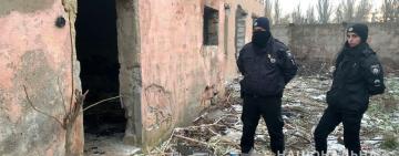 В Одессе в заброшенном здании подростки обнаружили тело новорожденной в пакете